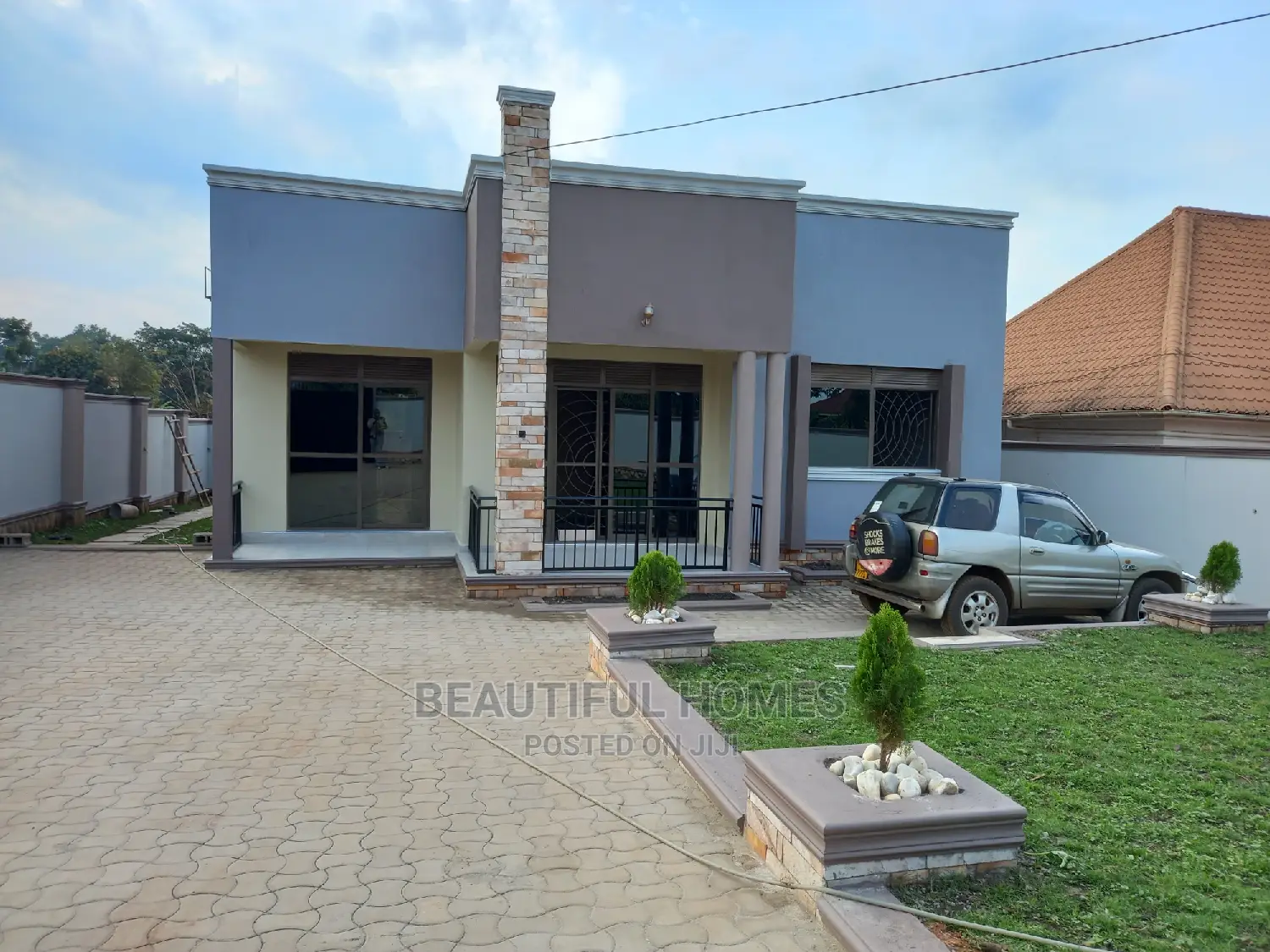 Furnished 4bdrm Maisonette in Kira for Sale