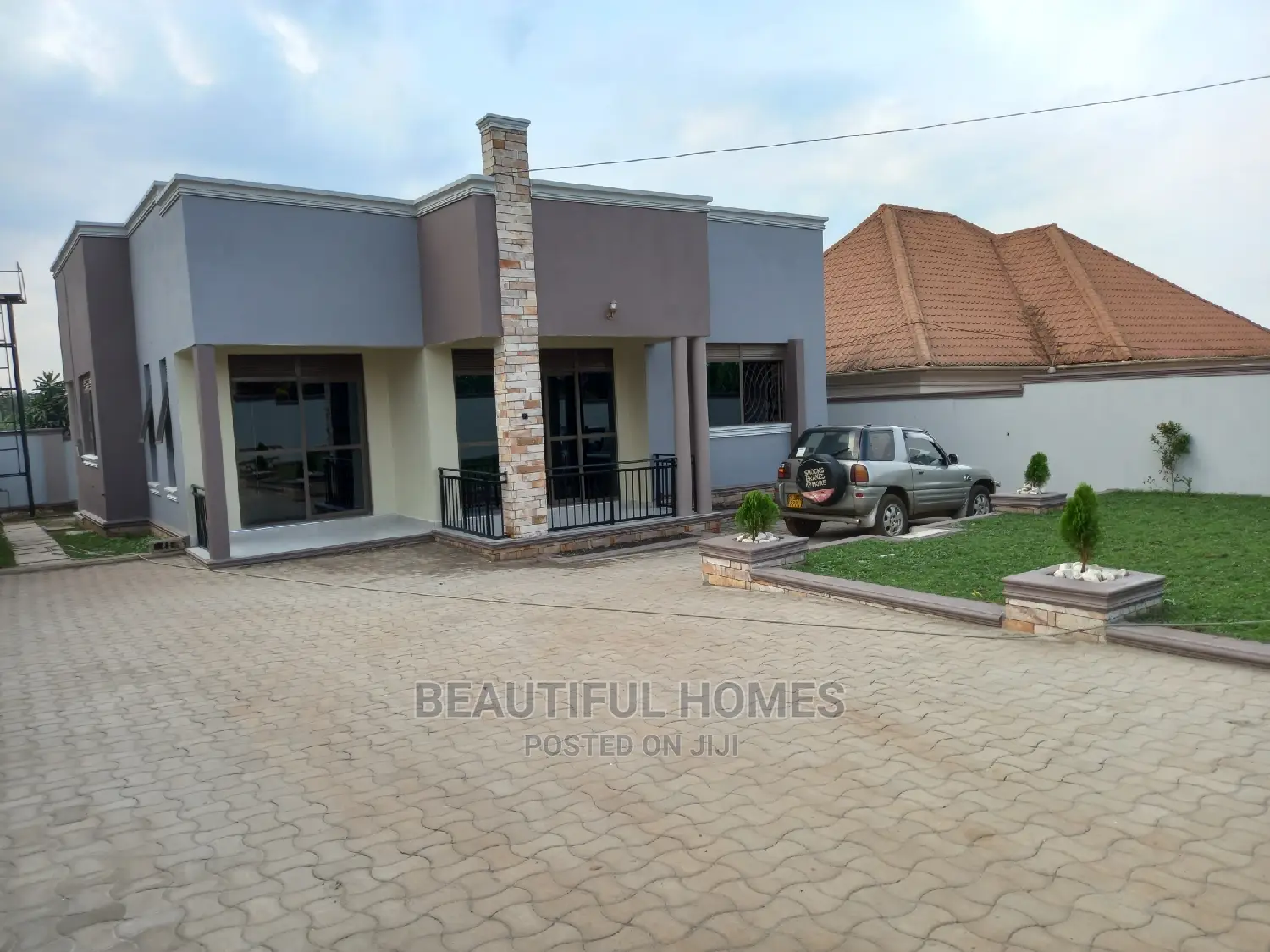 Furnished 4bdrm Maisonette in Kira for Sale