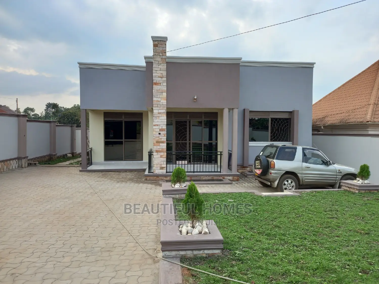 Furnished 4bdrm Bungalow in Kira for Sale