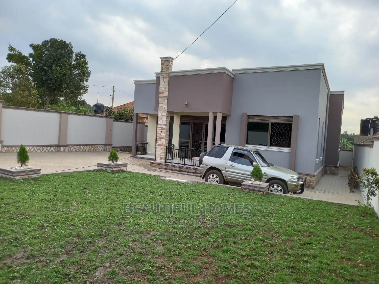 Furnished 4bdrm Bungalow in Kira for Sale