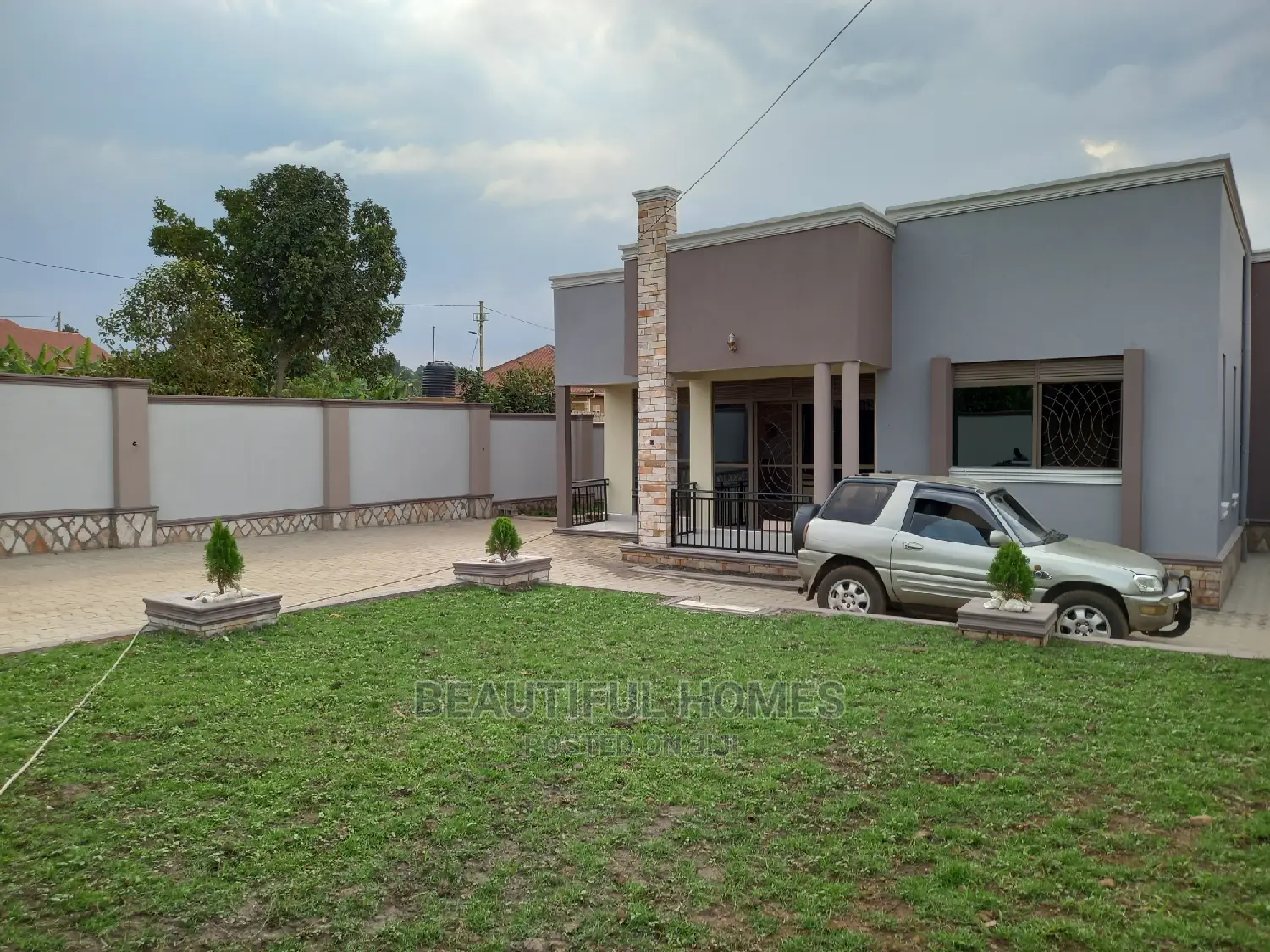 Furnished 4bdrm Bungalow in Kira for Sale