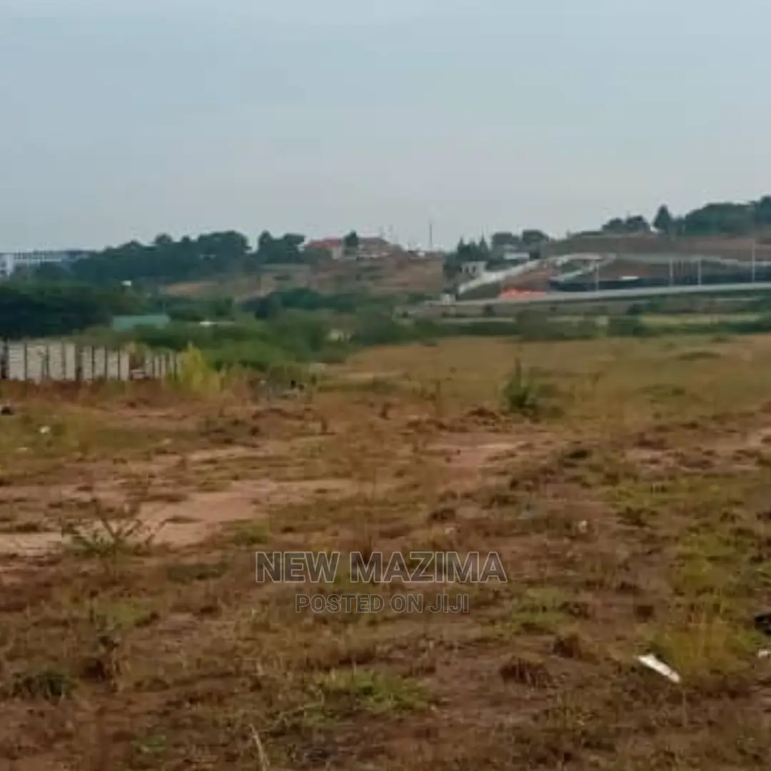 Full Acre Measuring Direct From the Lake on Quicksale Titled