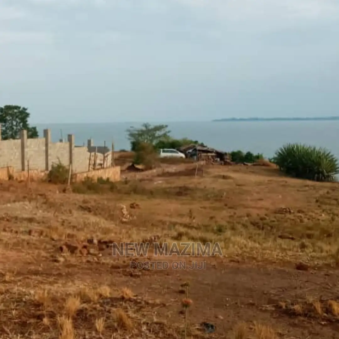 Full Acre Measuring Direct From the Lake on Quicksale Titled