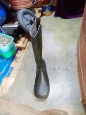 Safety Gamboots With a Metal