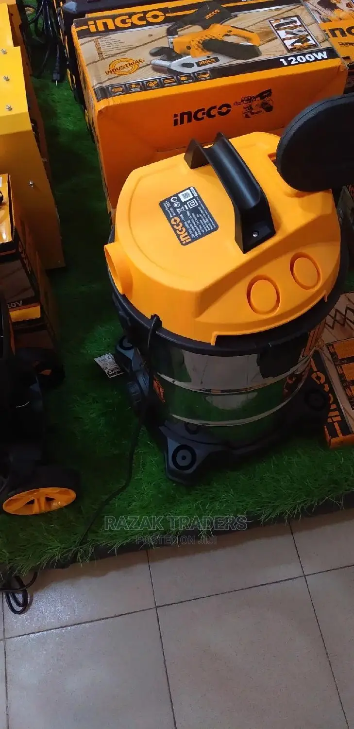 INGCO 1300W Wet Dry Vacuum Cleaner 30 L - VC13301