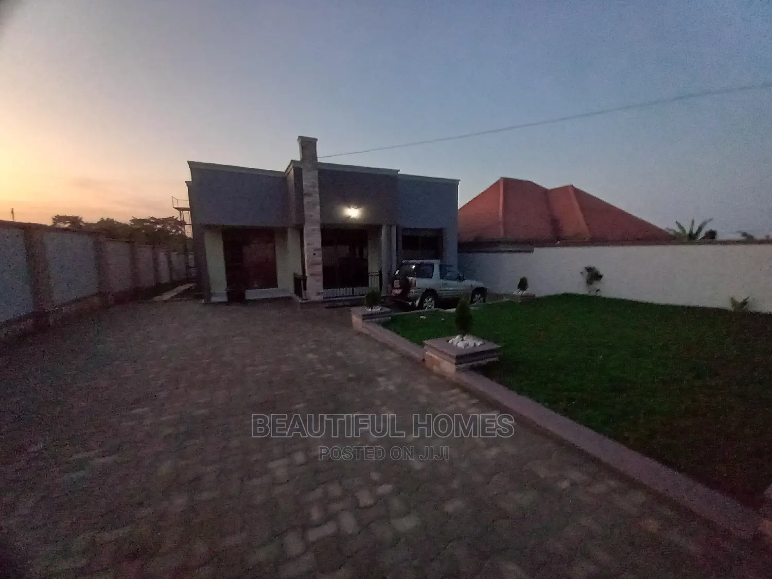 Furnished 4bdrm Bungalow in Kira for Sale