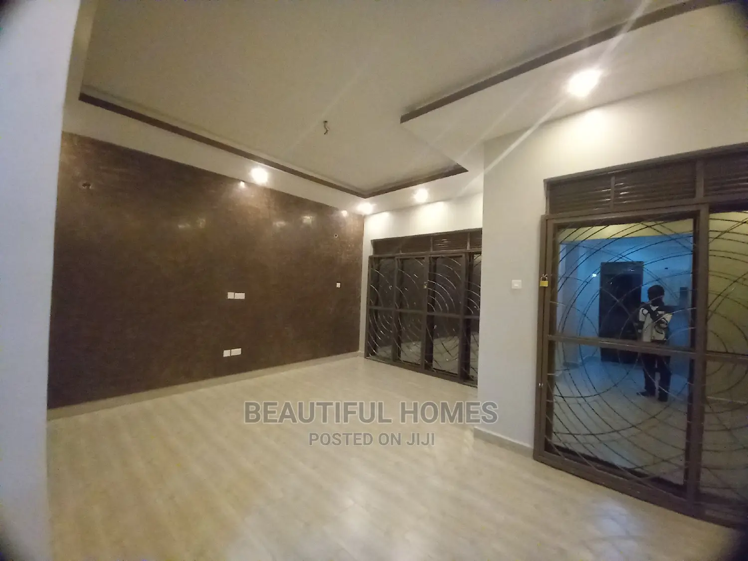 Furnished 4bdrm Bungalow in Kira for Sale