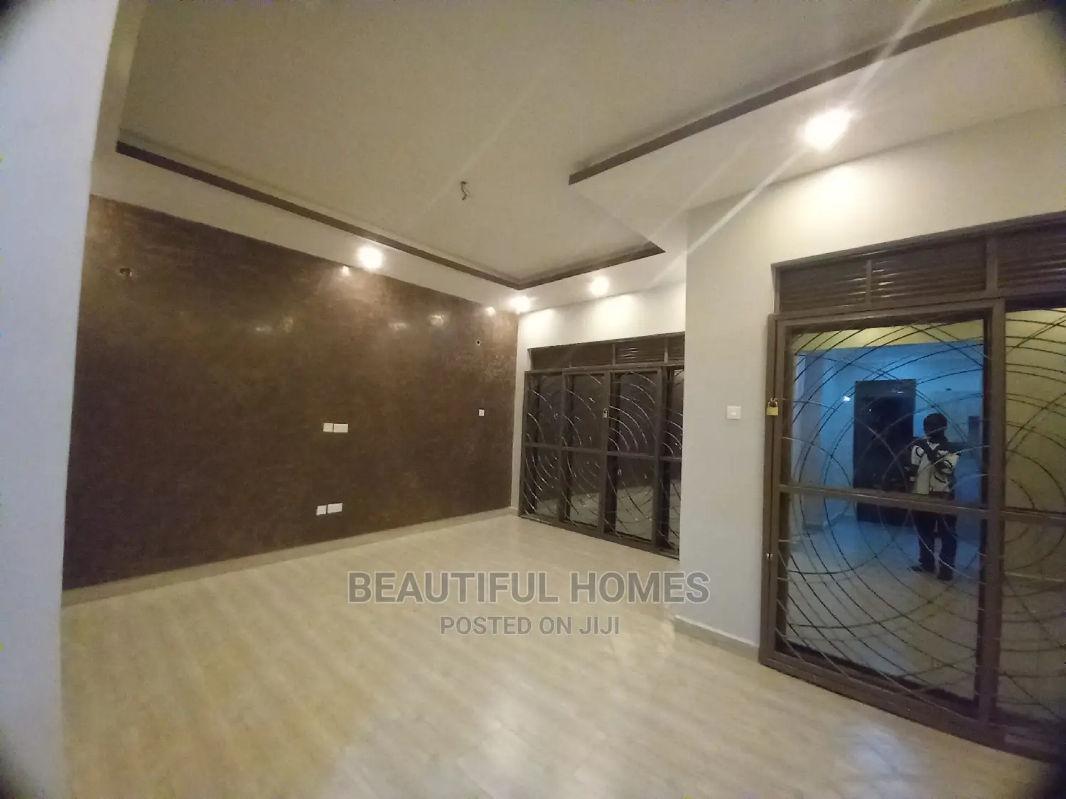 Furnished 4bdrm Bungalow in Kira for Sale