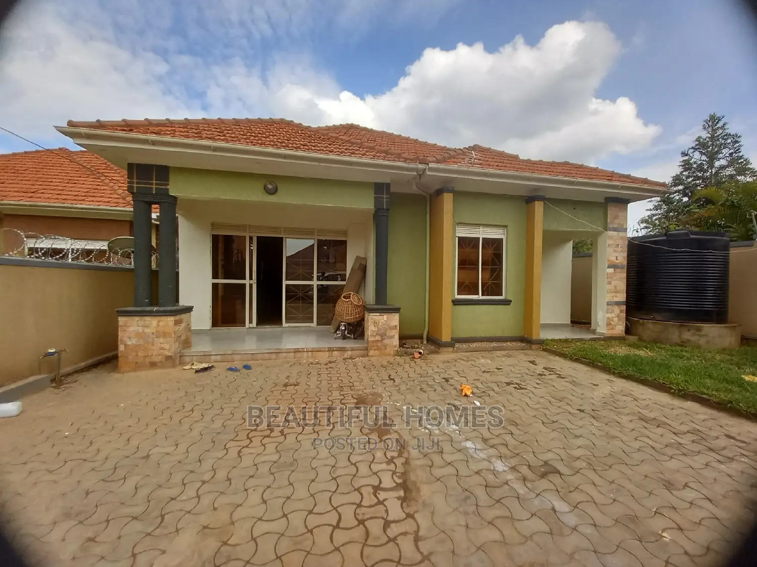 Furnished 4bdrm House in Kira Mamerito Road for Sale