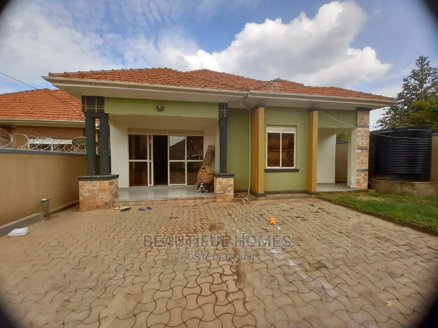 Furnished 4bdrm Bungalow in Kira Tarmacked for Sale