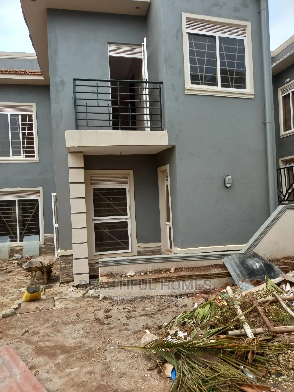Furnished 4bdrm Duplex in Kira Corporate for Sale