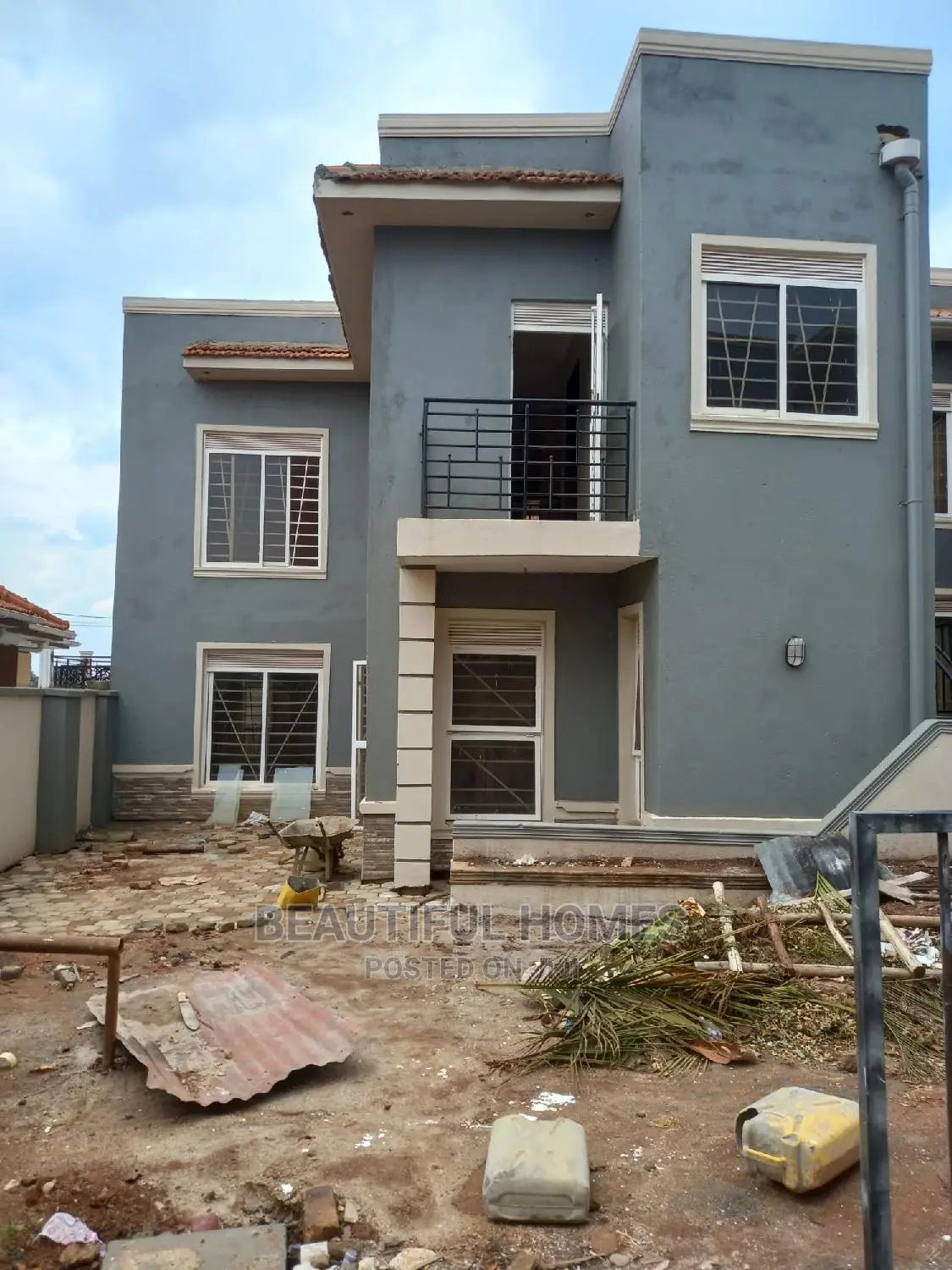 Furnished 4bdrm House in Kira Corporate for Sale
