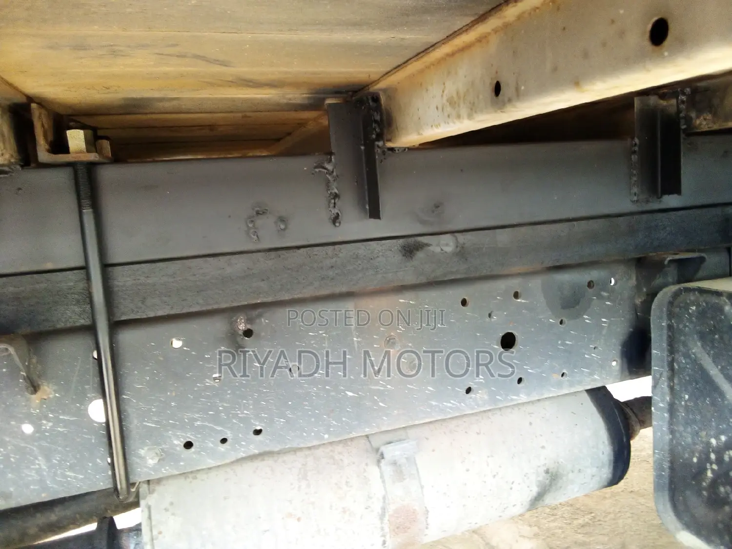 Isuzu Truck With 4BE1 Engine