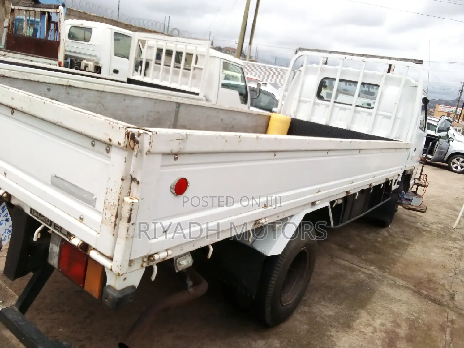 Isuzu Truck With 4BE1 Engine