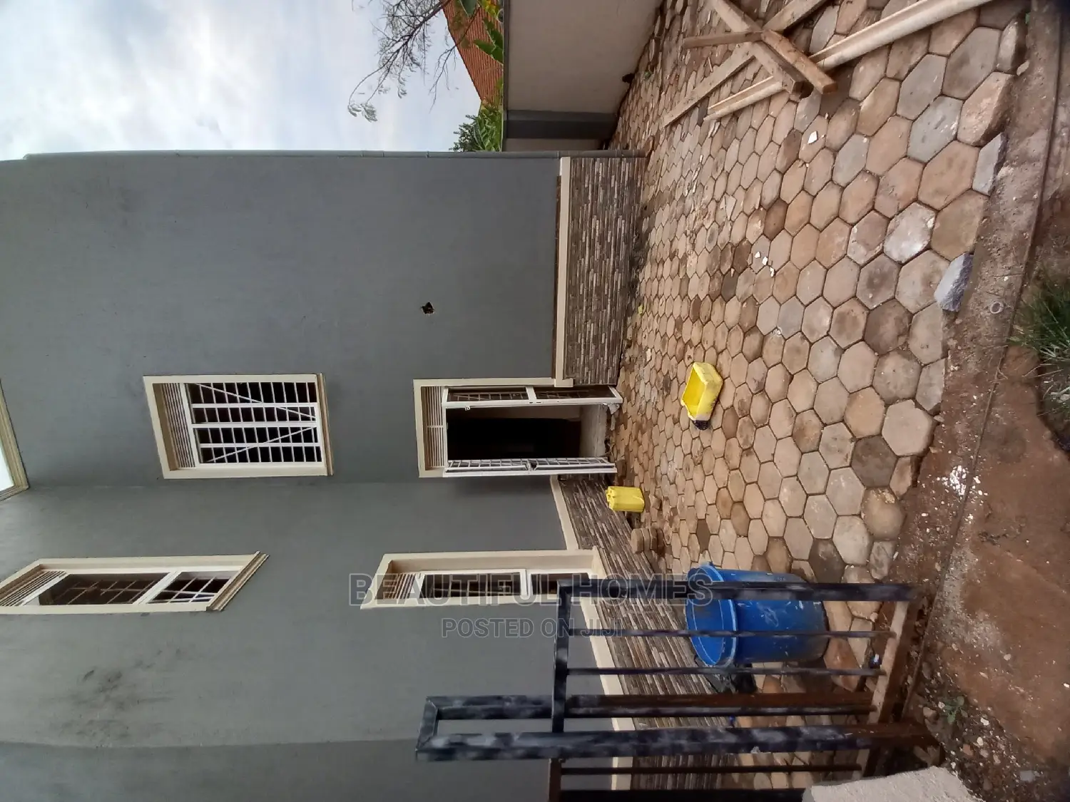 Furnished 4bdrm House in Kira for Sale