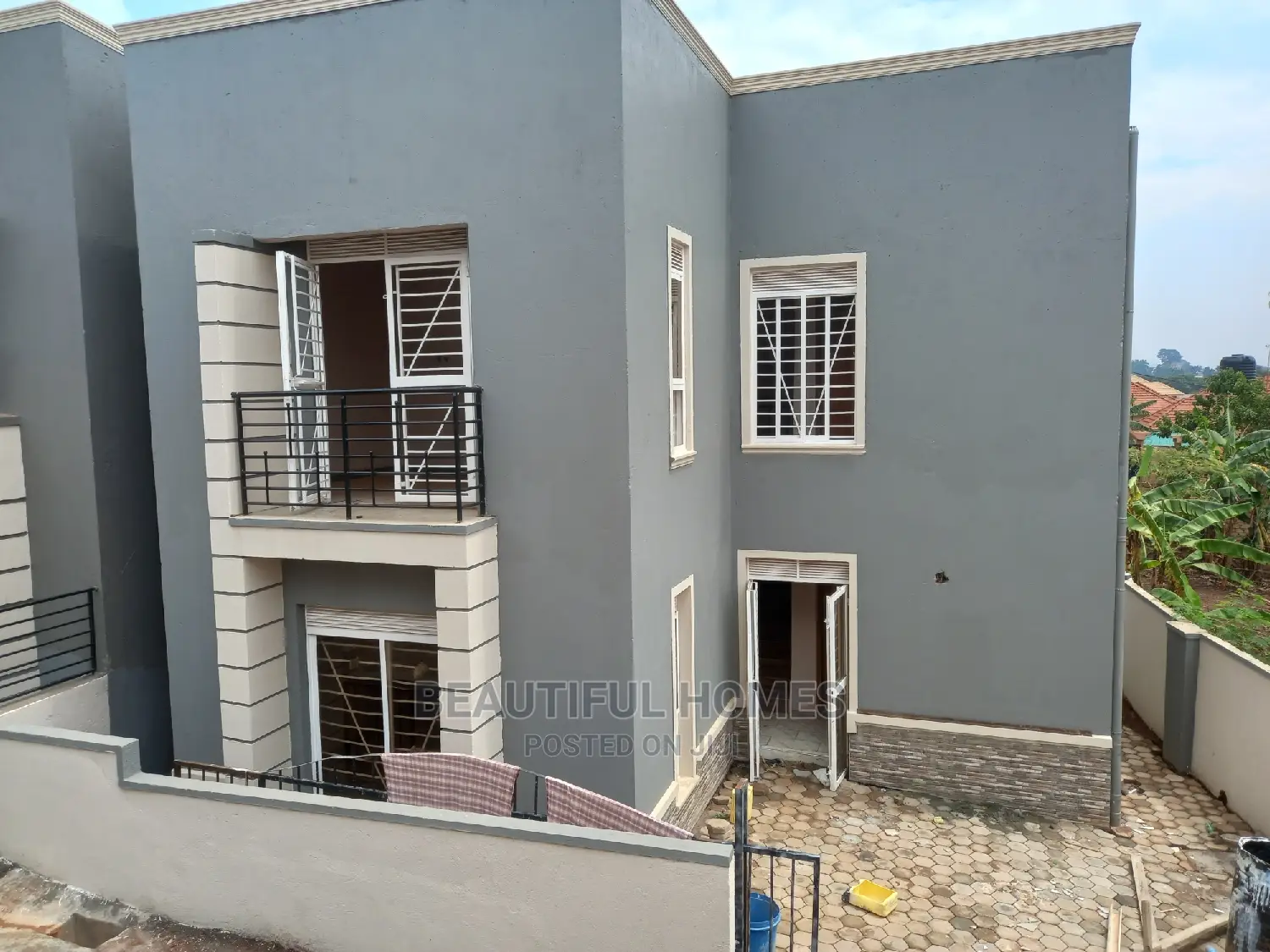 Furnished 4bdrm House in Kira for Sale