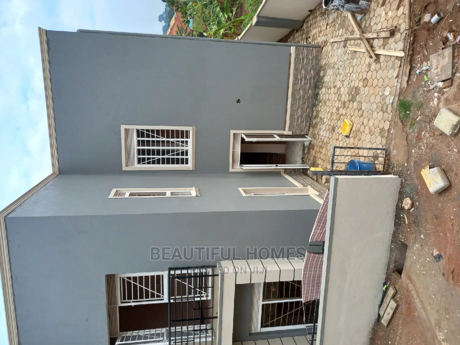Furnished 4bdrm Villa in Kira for Sale