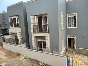 Furnished 4bdrm Villa in Kira for Sale