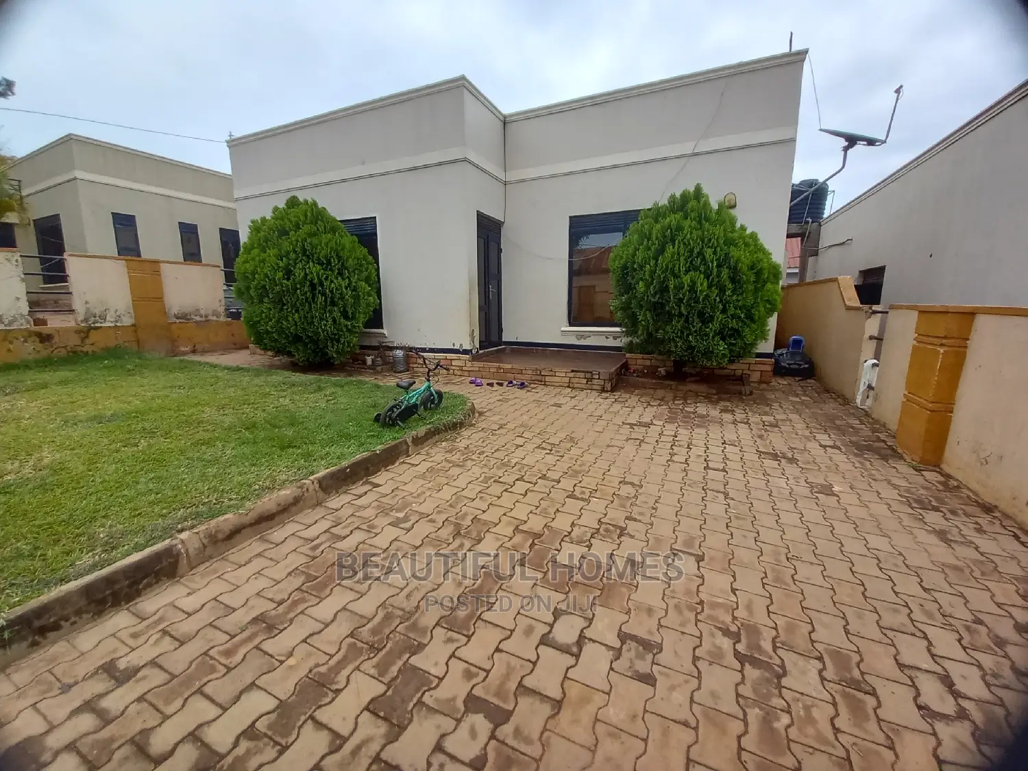 Furnished 3bdrm House in Kira for Sale