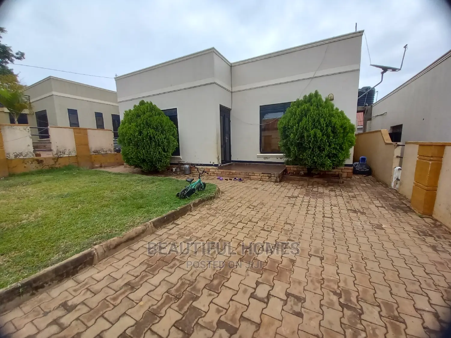 Furnished 3bdrm House in Kira for Sale