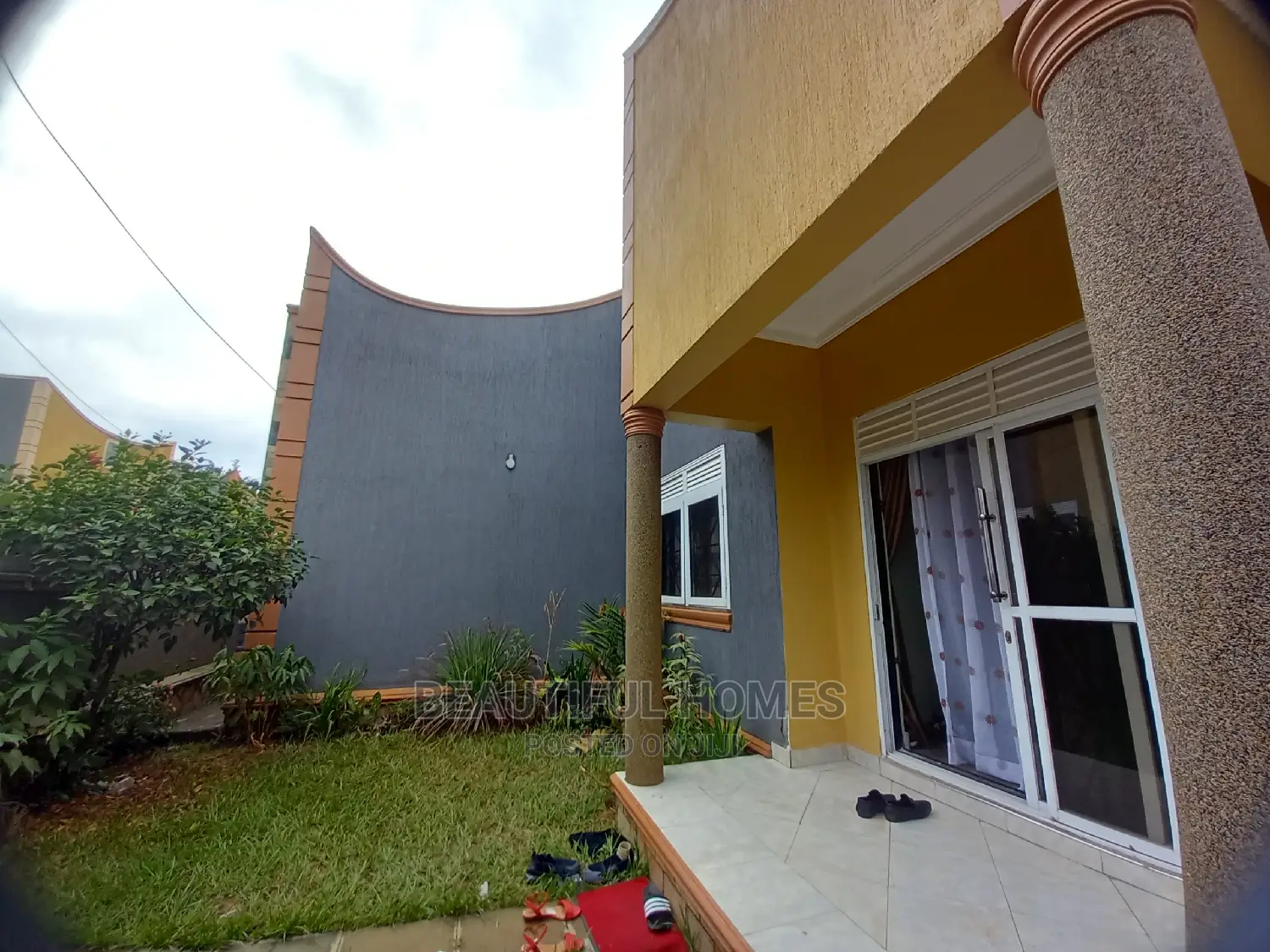 Furnished 4bdrm Townhouse/Terrace in Najjera, Kira for Sale
