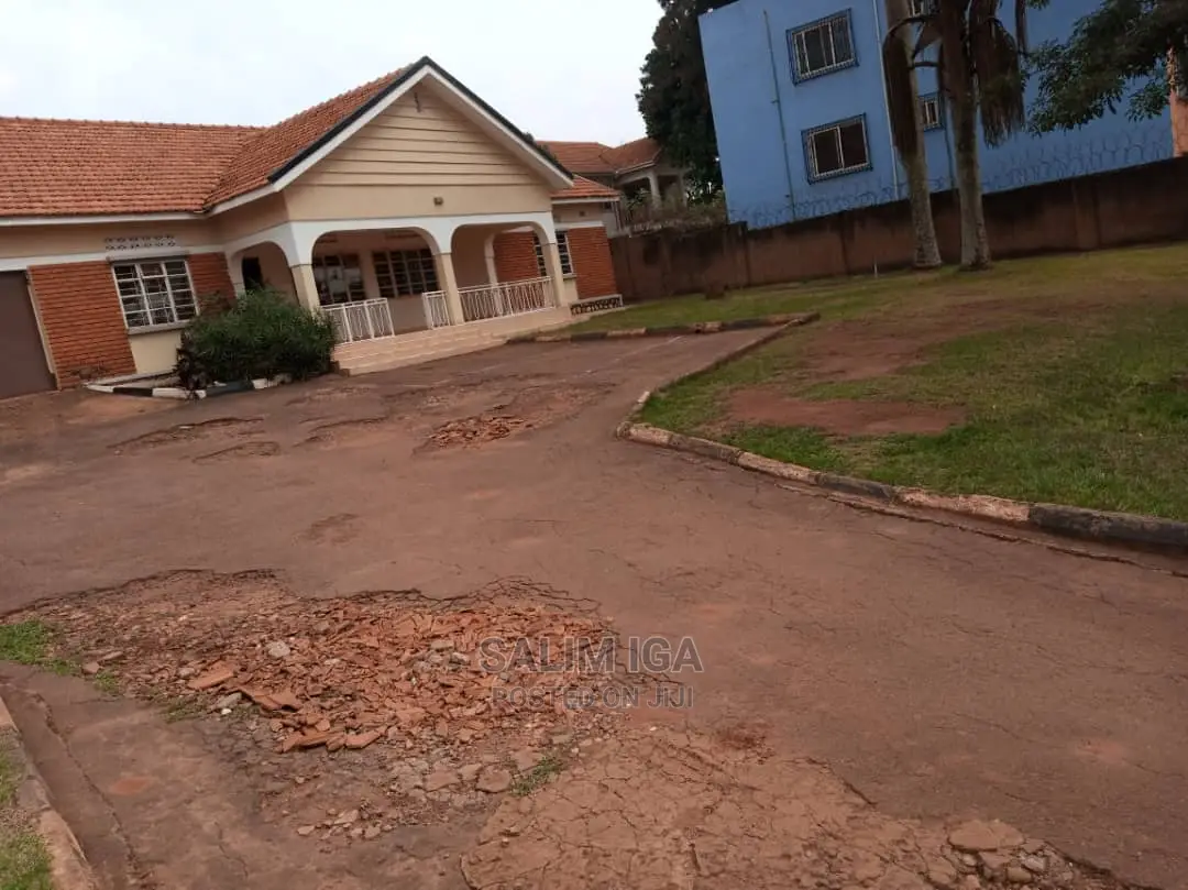5bdrm Bungalow in Kololo Property, Central Division for Rent