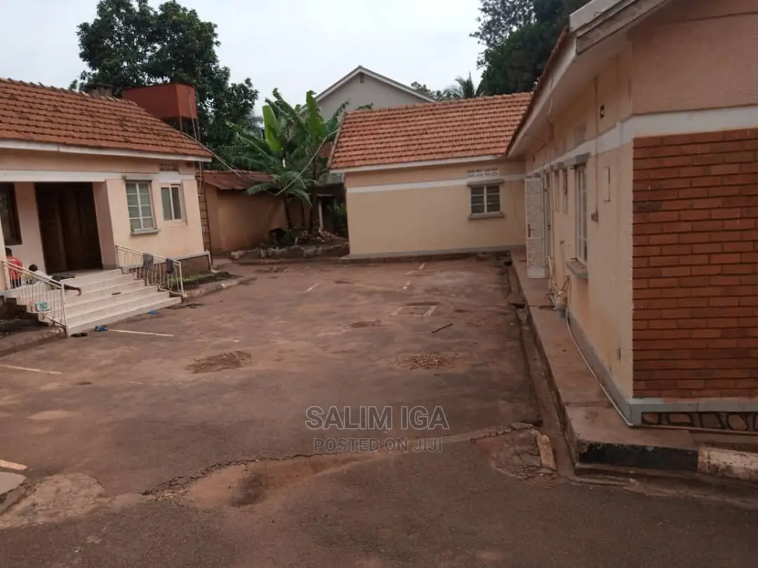 5bdrm Bungalow in Kololo Property, Central Division for Rent