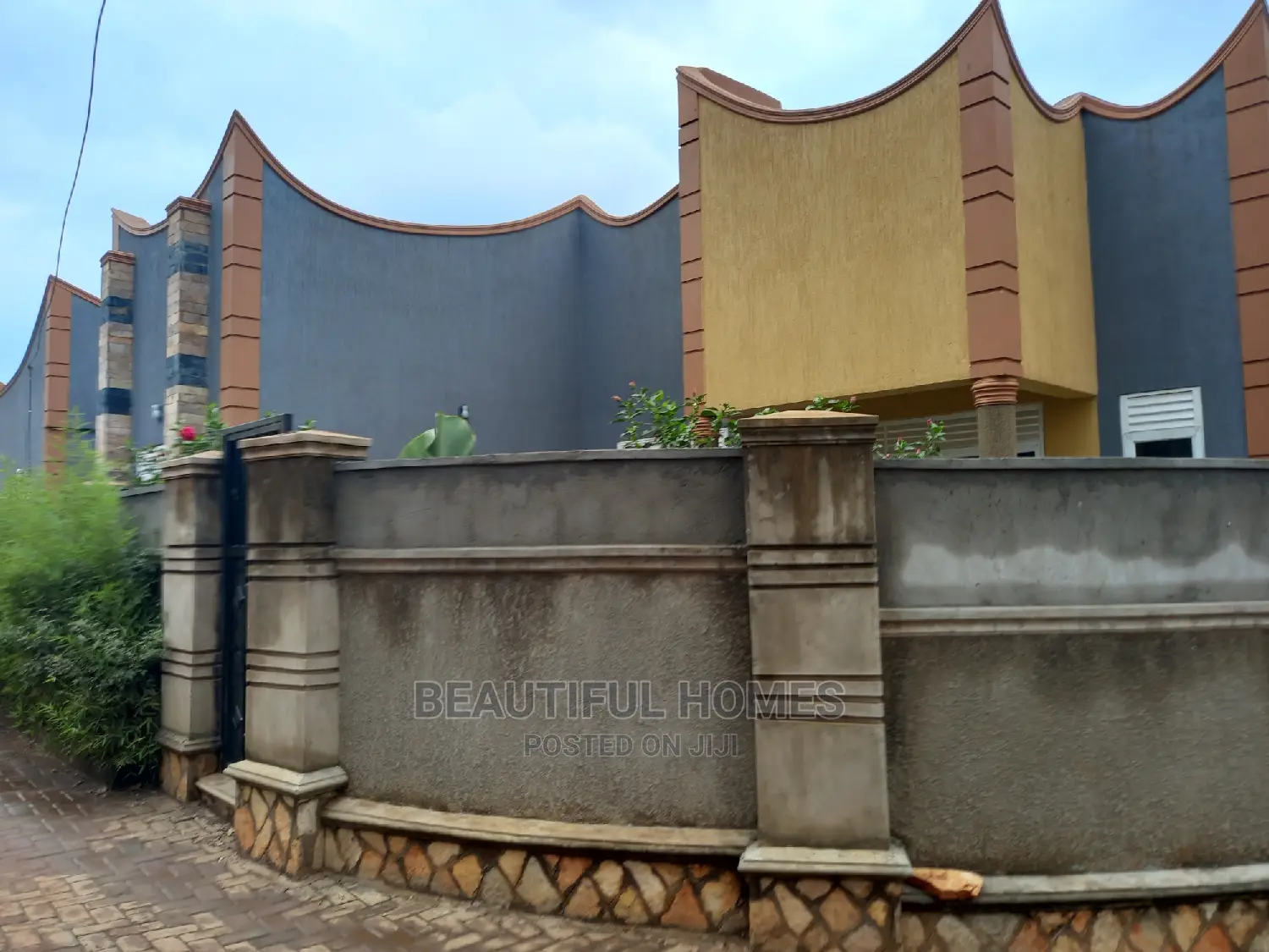 Furnished 4bdrm Maisonette in Najjera, Central Division for Sale