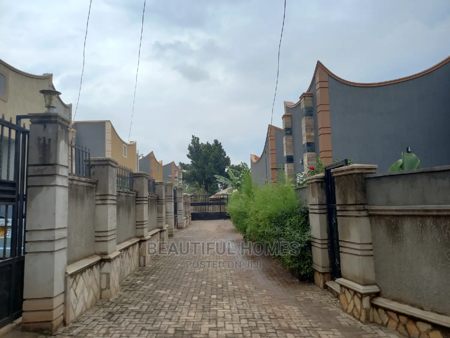 Furnished 4bdrm Maisonette in Najjera, Central Division for Sale