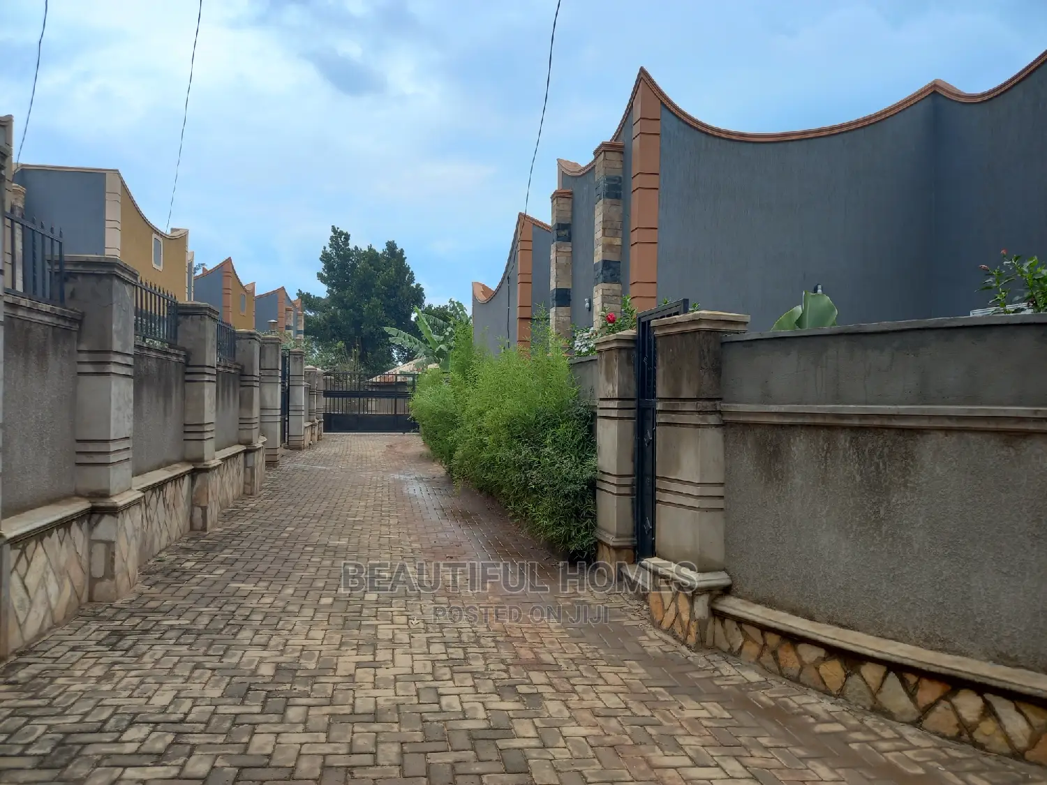 Furnished 4bdrm Maisonette in Najjera, Central Division for Sale