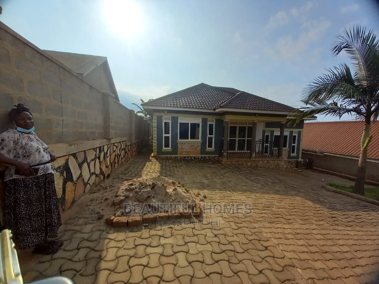 Furnished 3bdrm House in Kira, Central Division for Sale