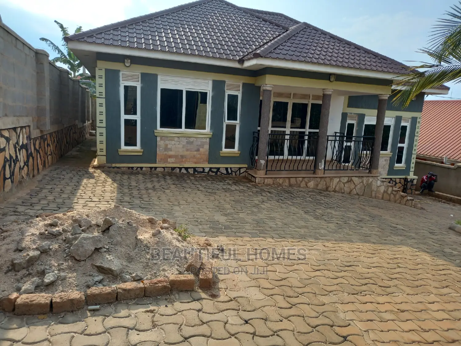 Furnished 3bdrm House in Kira, Central Division for Sale