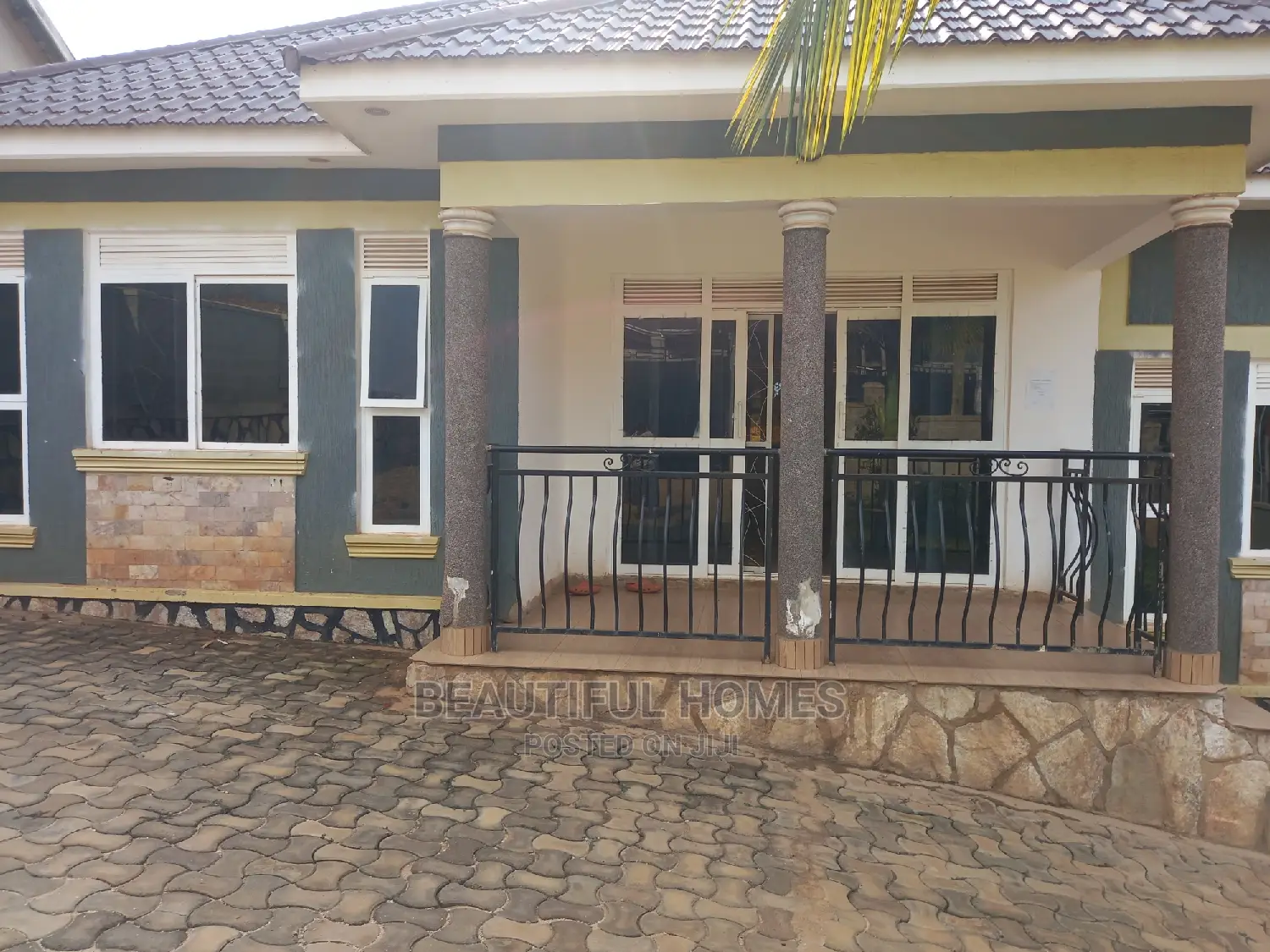 Furnished 3bdrm House in Kira Corporate for Sale
