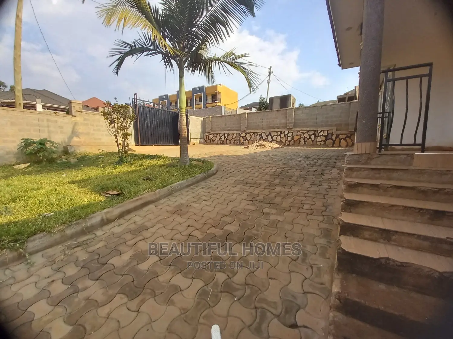 Furnished 3bdrm House in Kira Corporate for Sale