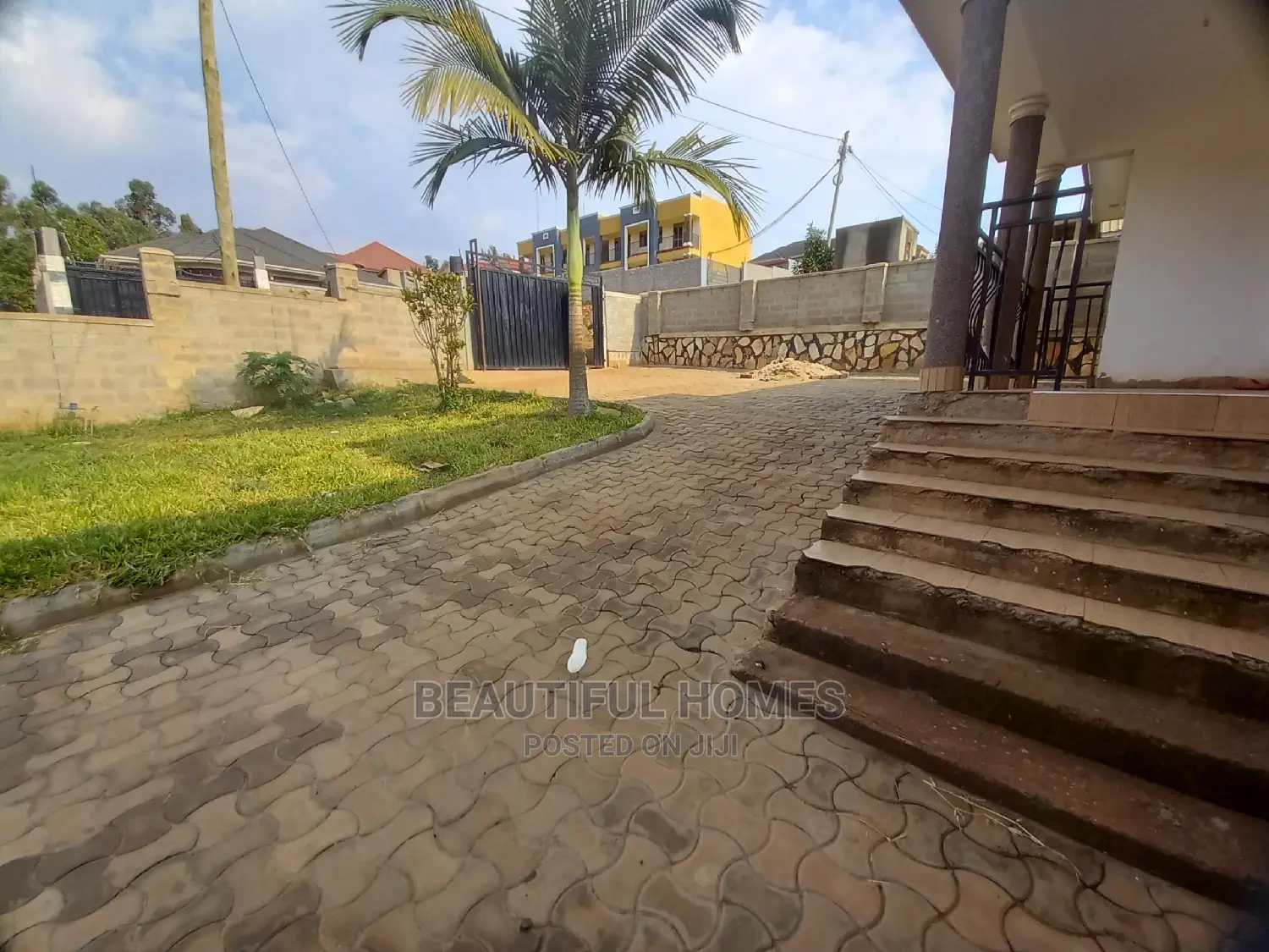 Furnished 3bdrm Bungalow in Kira for Sale