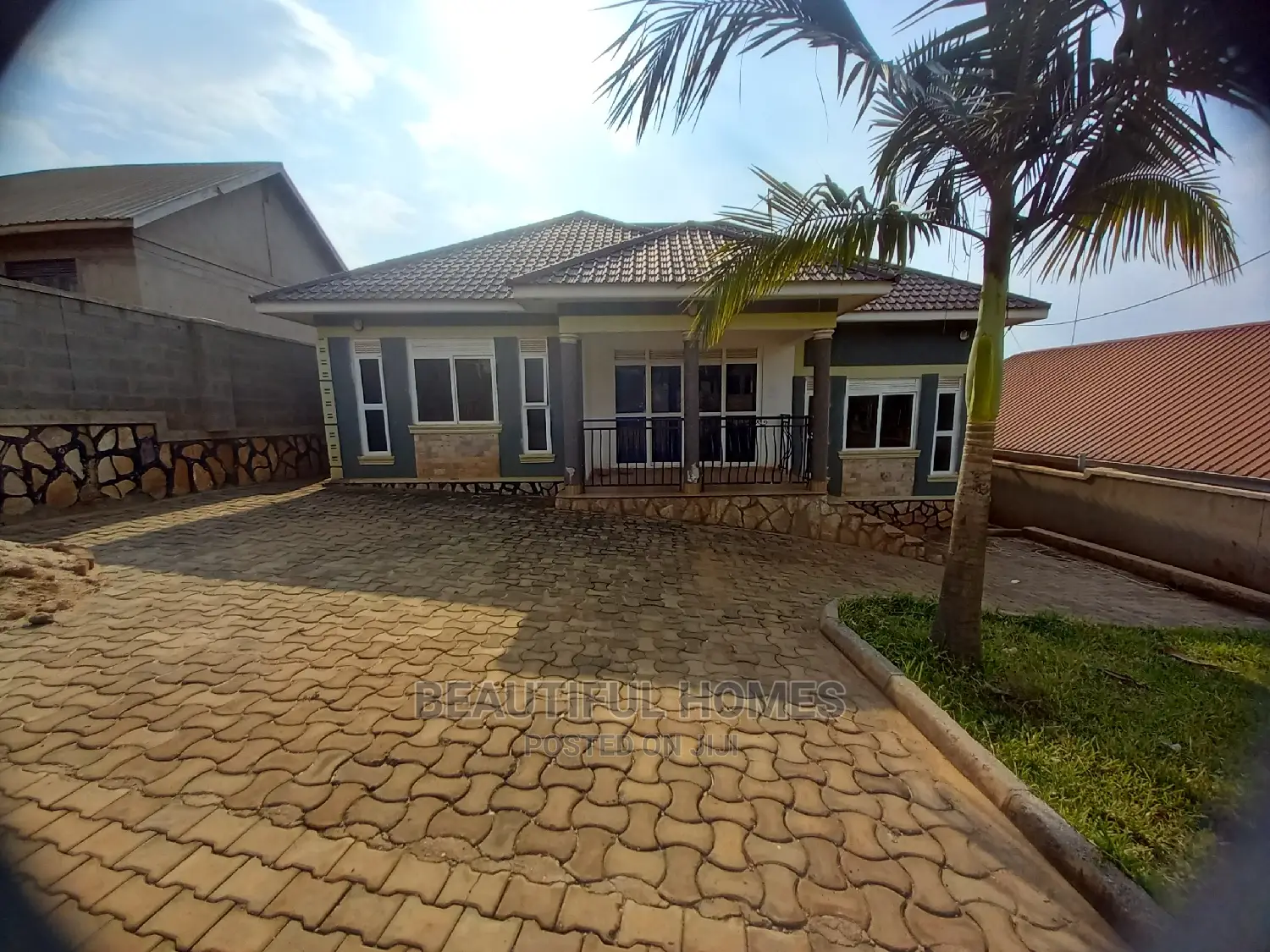 Furnished 3bdrm Bungalow in Kira for Sale
