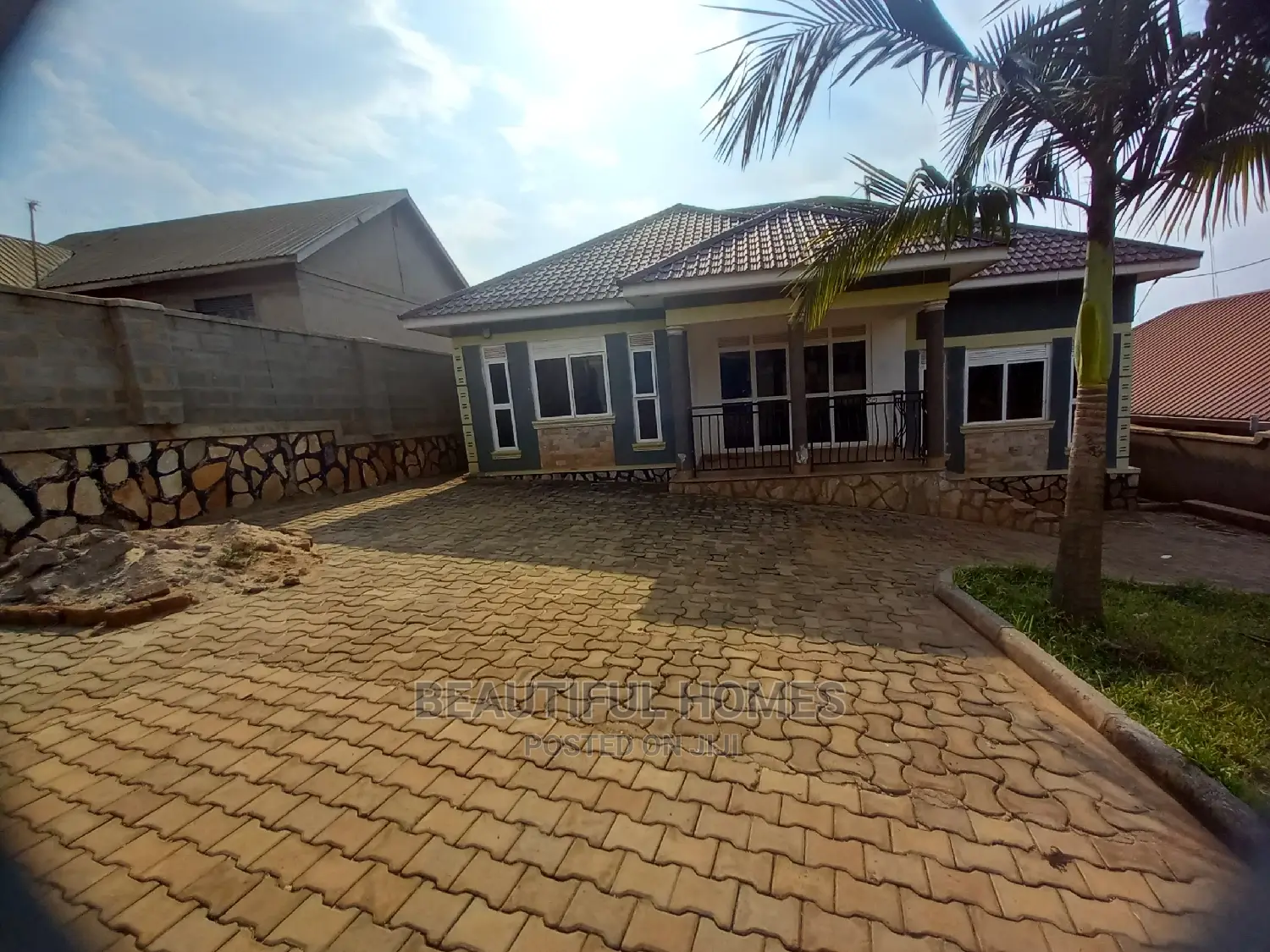 Furnished 3bdrm Bungalow in Kira Executive for Sale