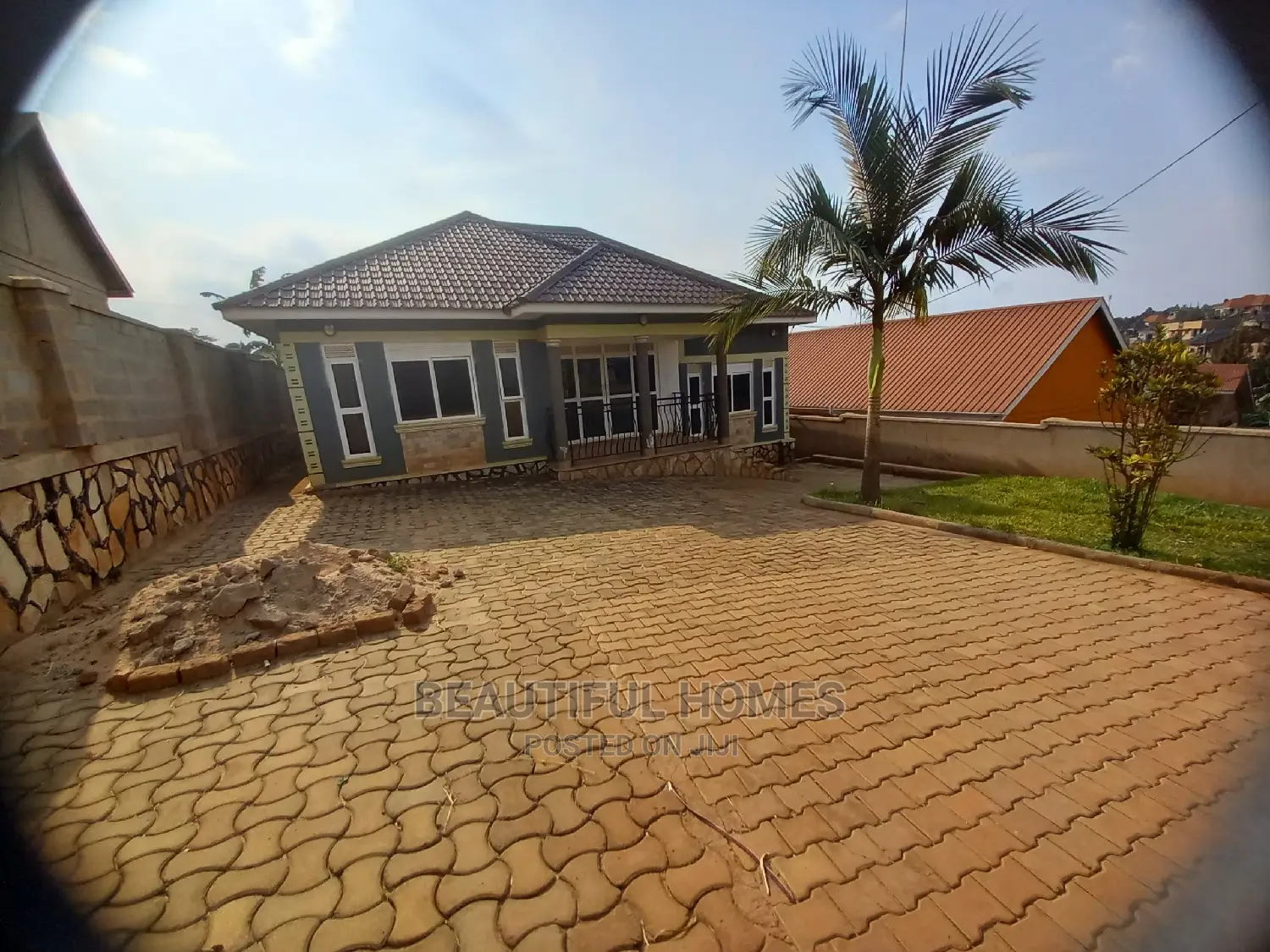 Furnished 3bdrm Bungalow in Kira Executive for Sale