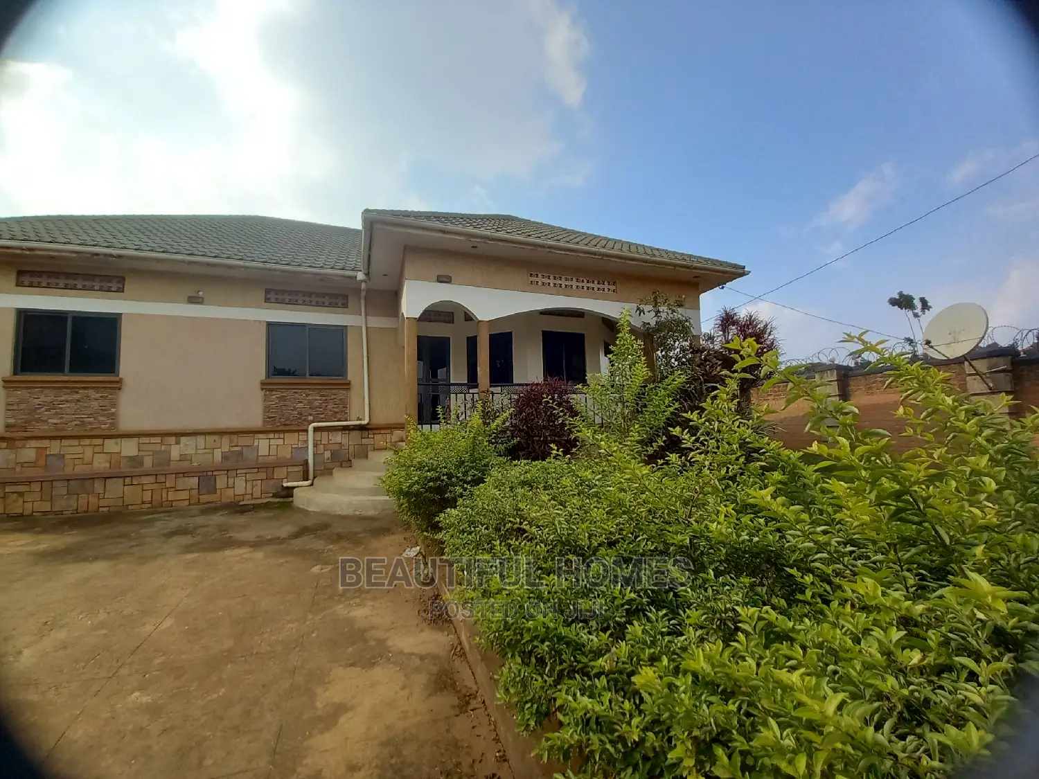 Furnished 4bdrm House in Kira Corporate for Sale