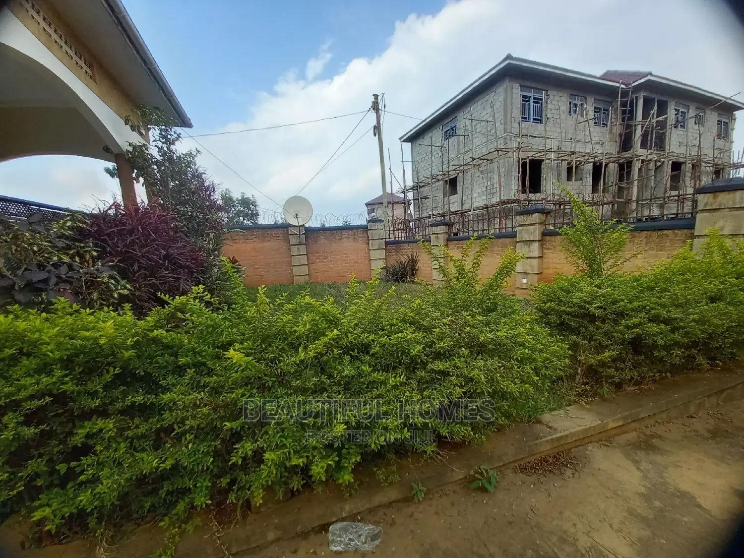 Furnished 3bdrm House in Kira Organised for Sale