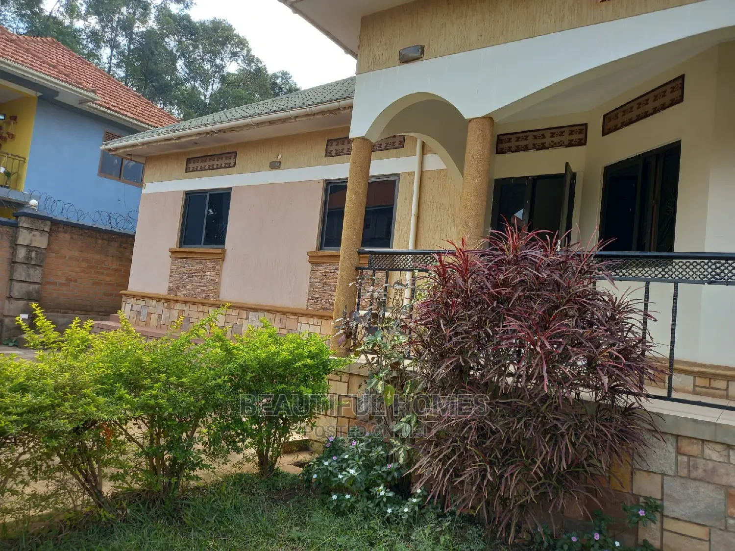 Furnished 3bdrm Bungalow in Kira for Sale