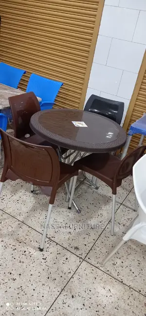 4seaters Round Shape Restaurant Set