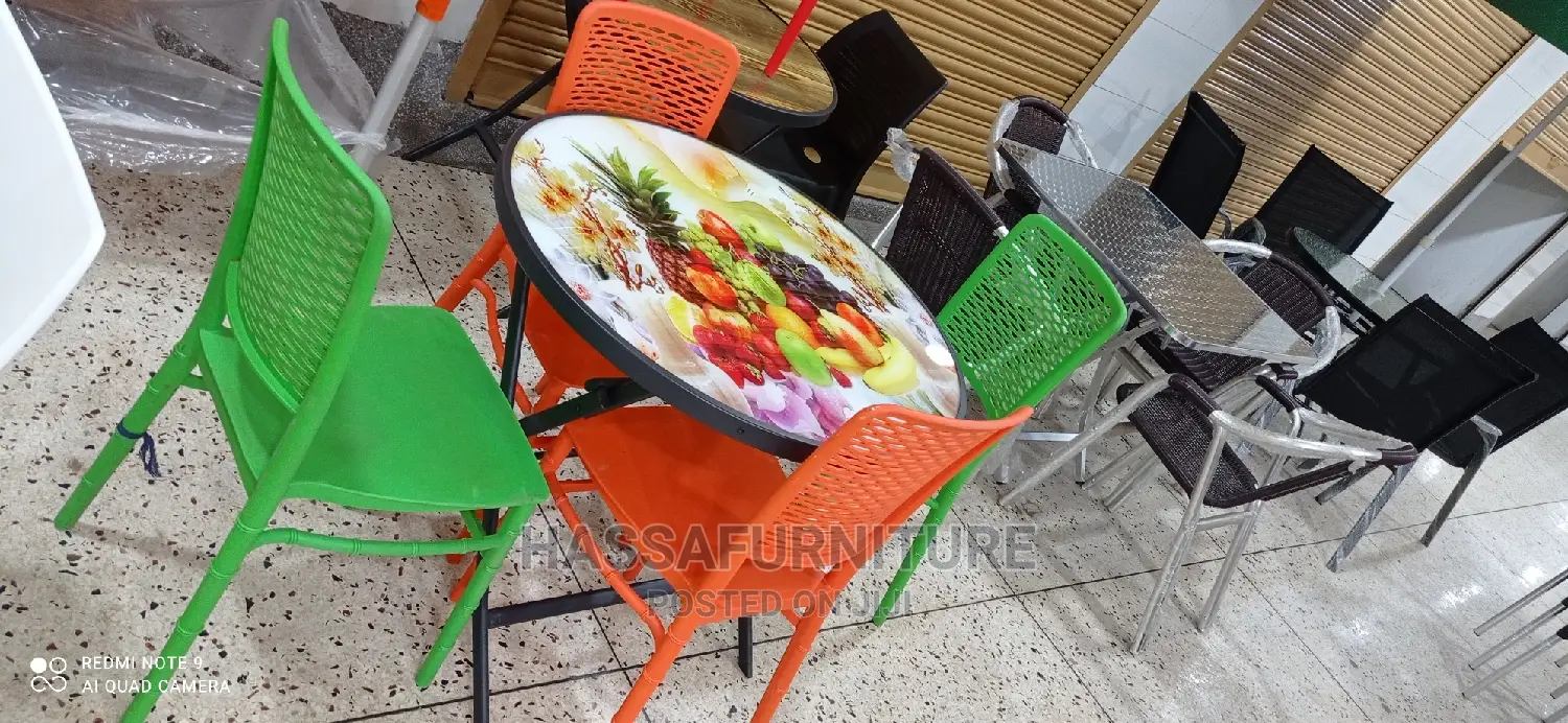 Round Shape Glass Restaurant Set