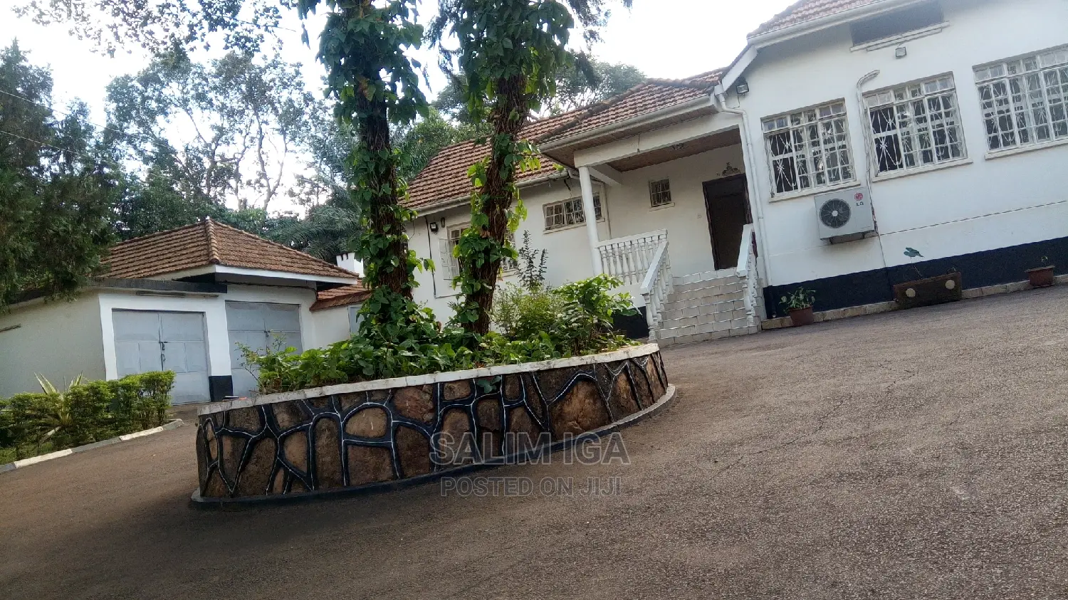 4bdrm Bungalow in Kololo Property, Central Division for Rent