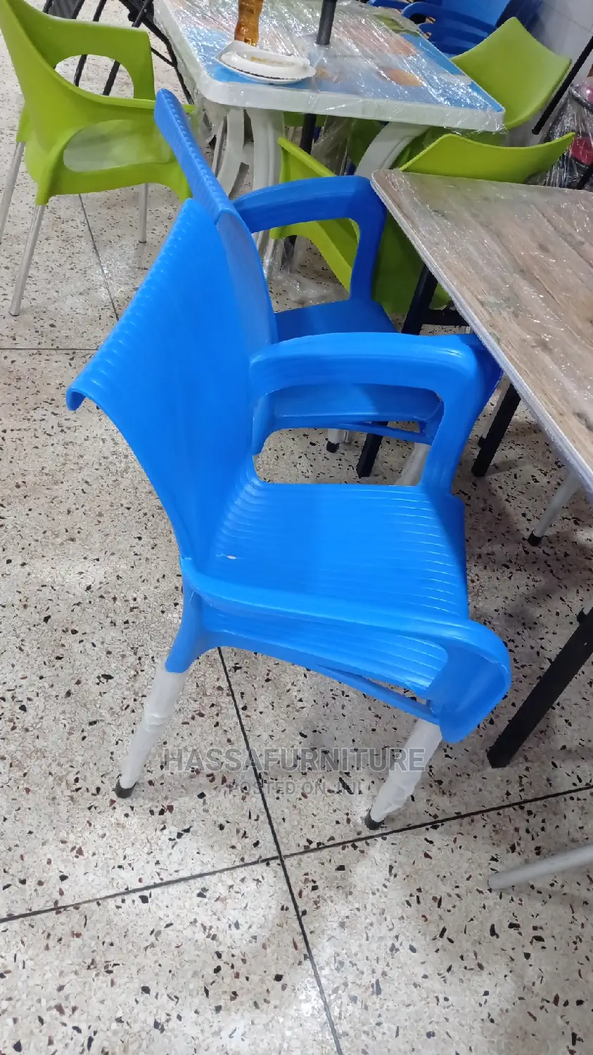 Plastic Restaurant Chairs With Arms