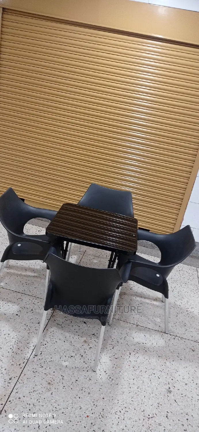 4seaters Restaurant Set at Afair Price