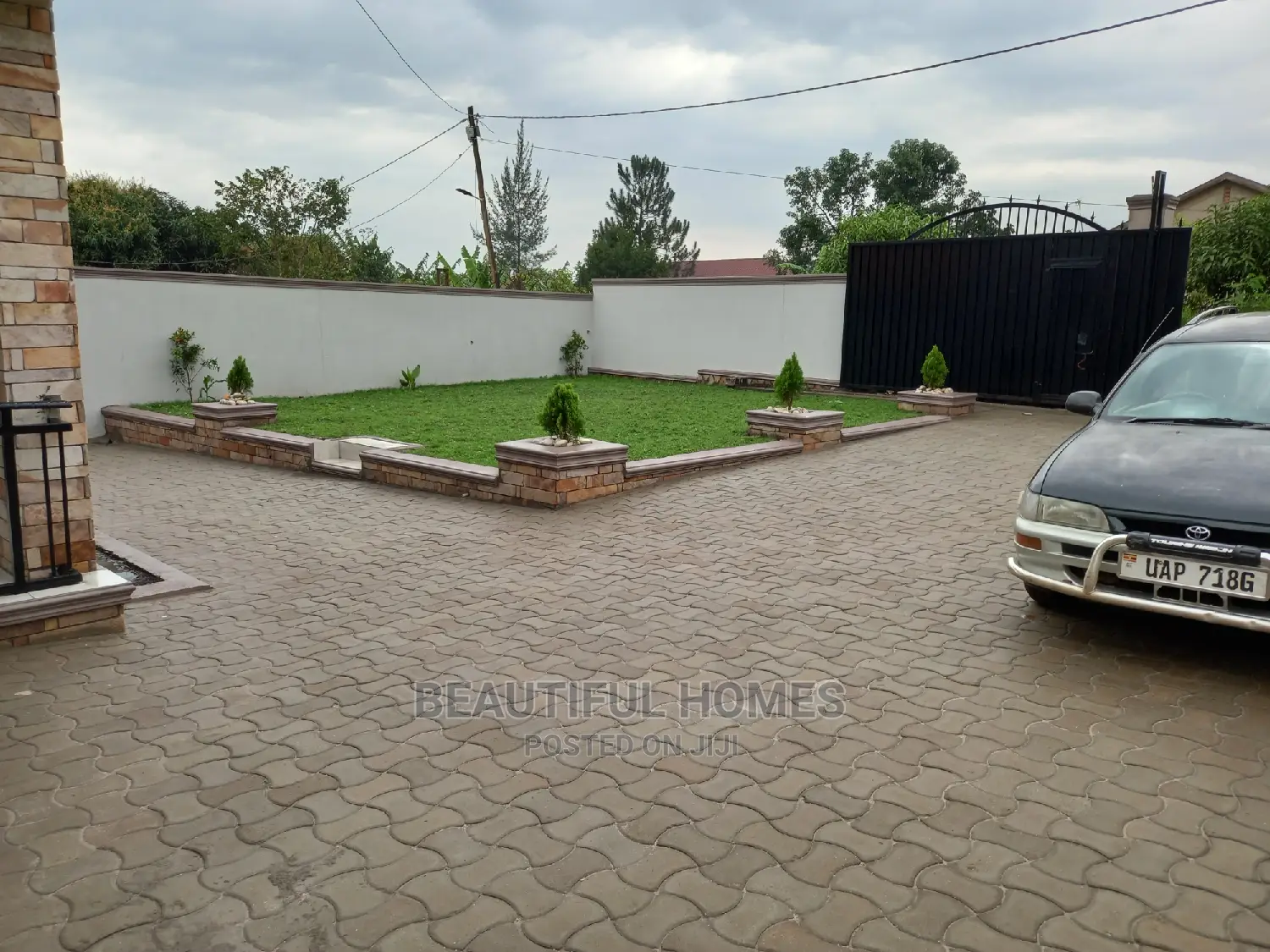 Furnished 4bdrm House in Kira for Sale
