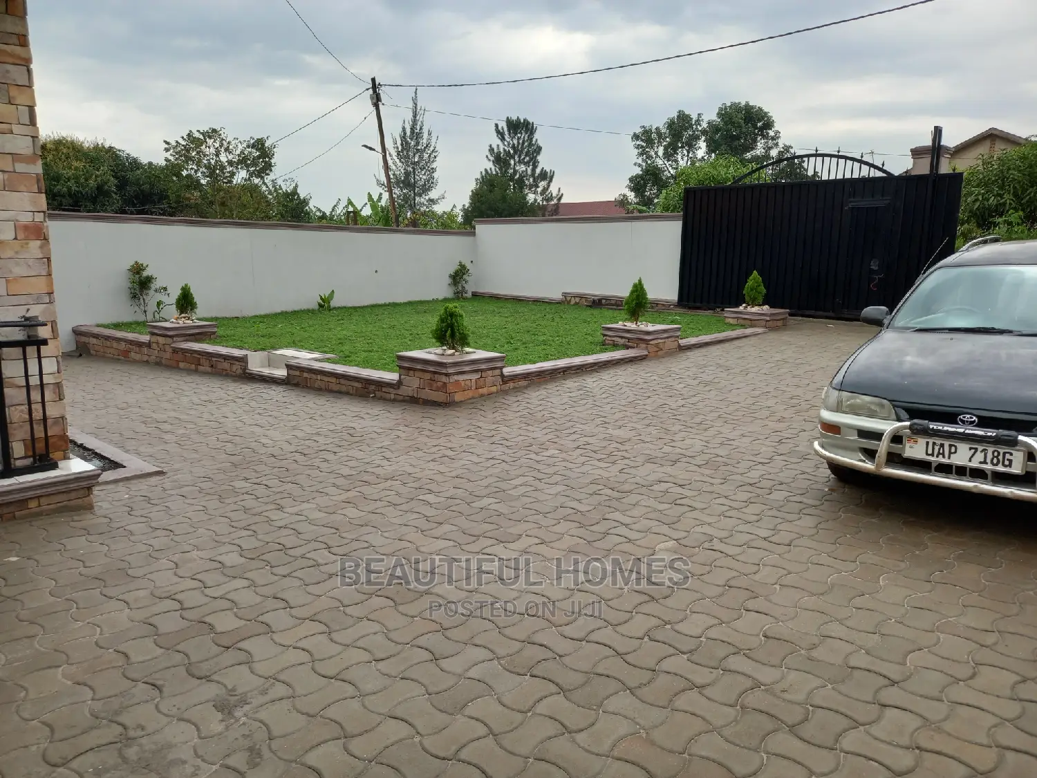 Furnished 4bdrm House in Kira for Sale