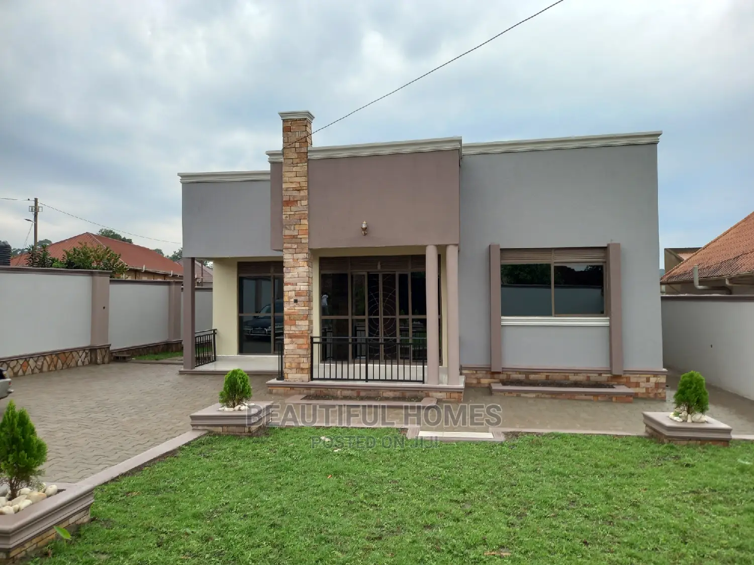 Furnished 4bdrm House in Kira for Sale