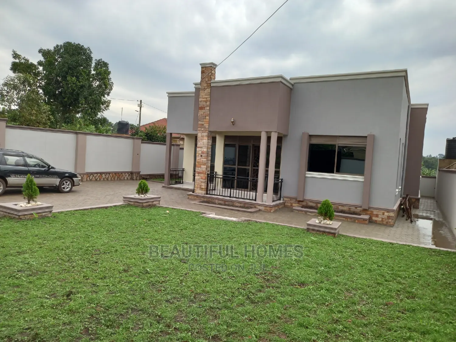 Furnished 4bdrm House in Kira for Sale
